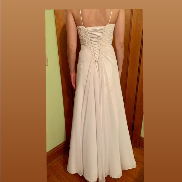 David’s bridal wedding dress - Picture 2 of 4